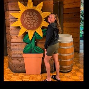 Meet your Posher, Ginani